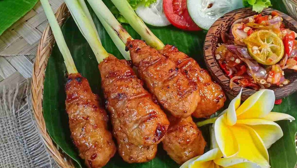 Sate Lilit Bali dari Ikan Tuna Segar: Teknik Membuat Balutan Rempah Agar Aroma Terjaga